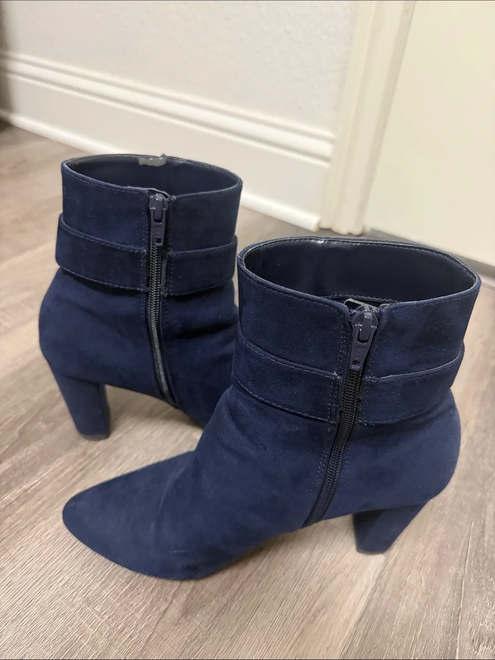 Jones New York Navy Suede Ankle Booties with Gold Ring Detail 9.5